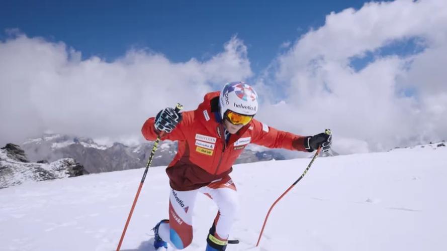 瑞士雪车选手成功夺冠，技艺高超