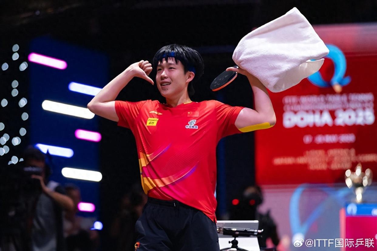 体育明星以惊人速度夺得冠军！观众沸腾的简单介绍