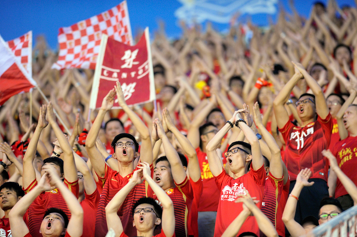 亚洲足球盛宴中,团队配合瞬间绽放 亚洲足球盛宴中,团队配合瞬间绽放